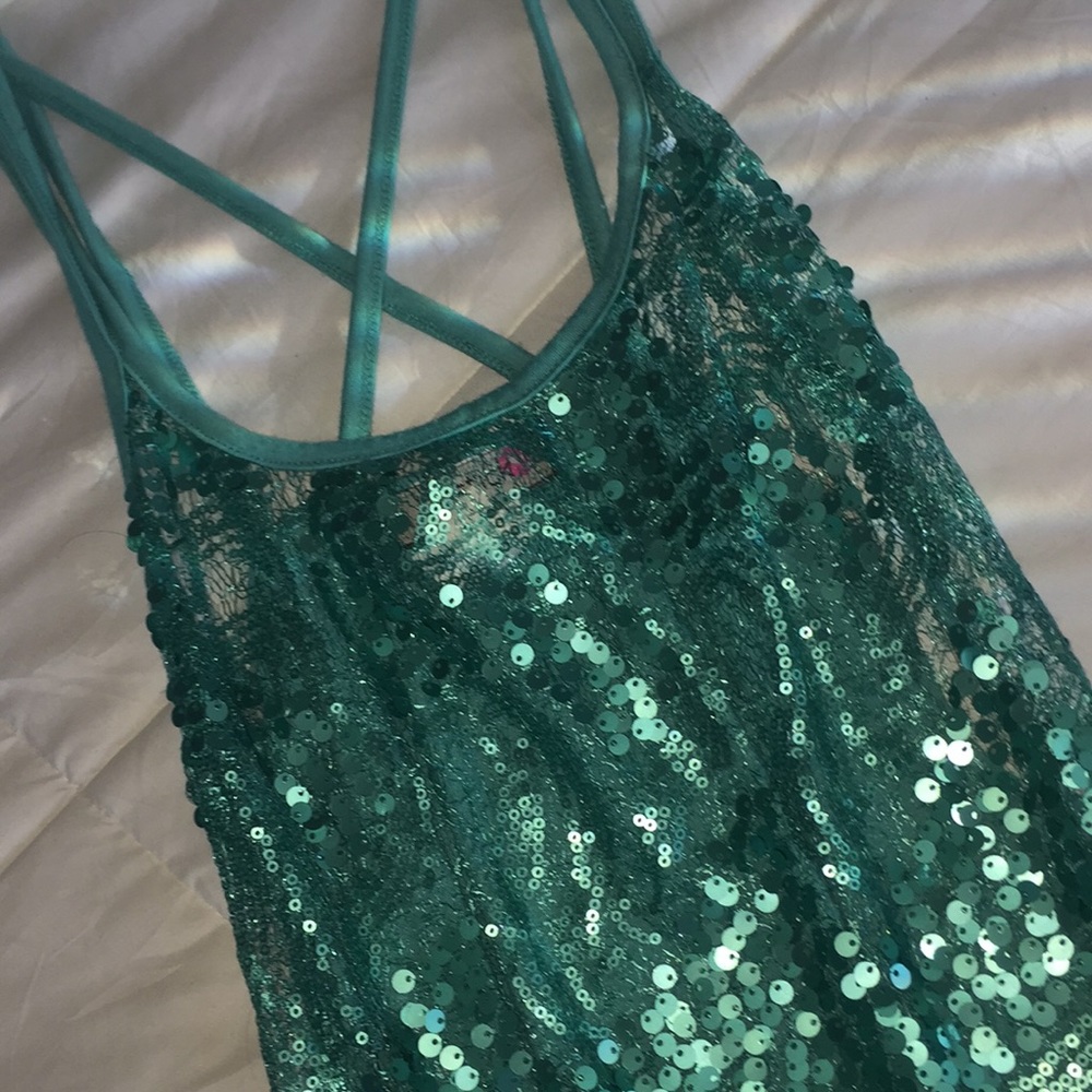 Top - Picture 2 of 2